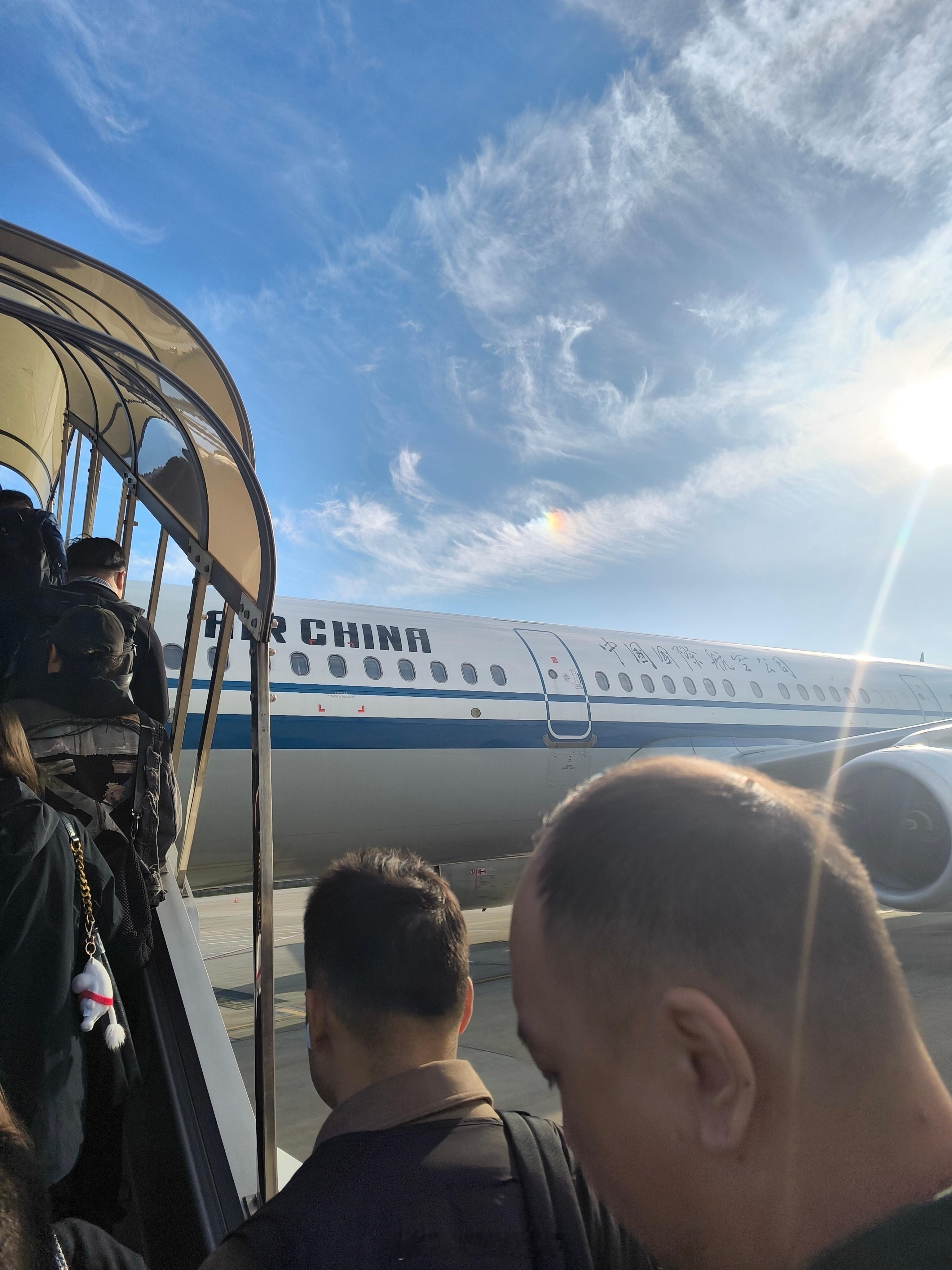 别在这些玩意，不排除牛市继续，但是散户很难赚到钱，这是事实了。这个牛不是给散户的