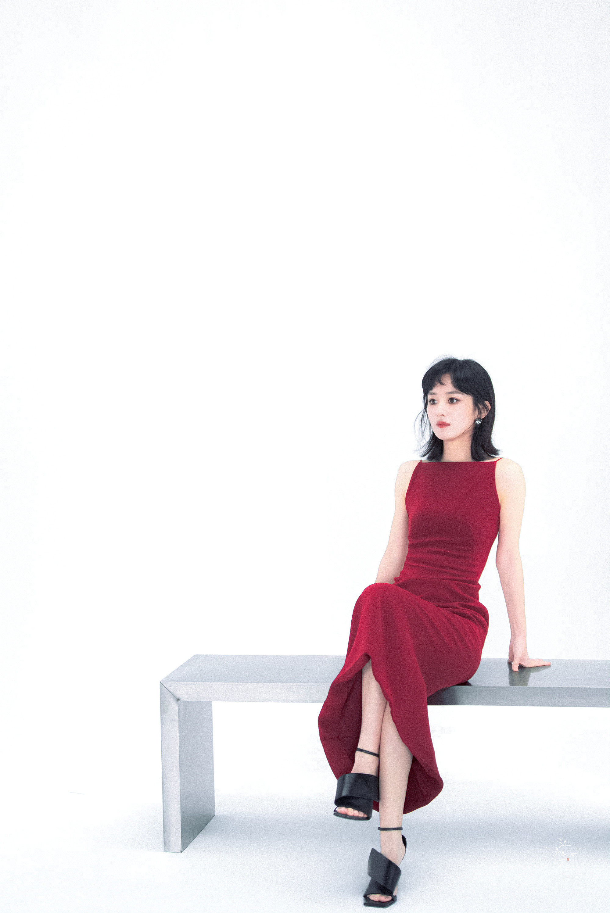 修／赵丽颖赵丽颖。纪梵希全球彩妆及香氛代言人赵丽颖