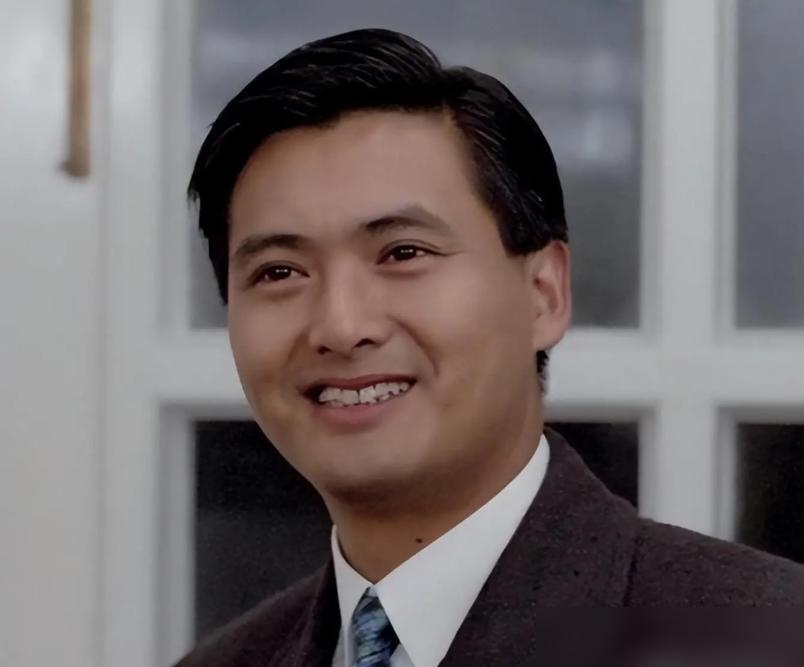 王晶砸1000万请周星驰出山，只为给张家辉抬轿子。谁知6天后，他当着全剧组的面，