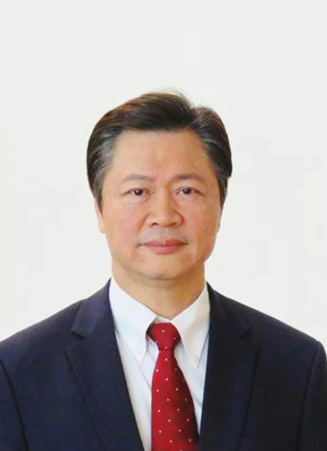 台湾名嘴赖岳谦说得太对了!十年前大陆提出2025年规划时,欧美紧张得不行,拼命打