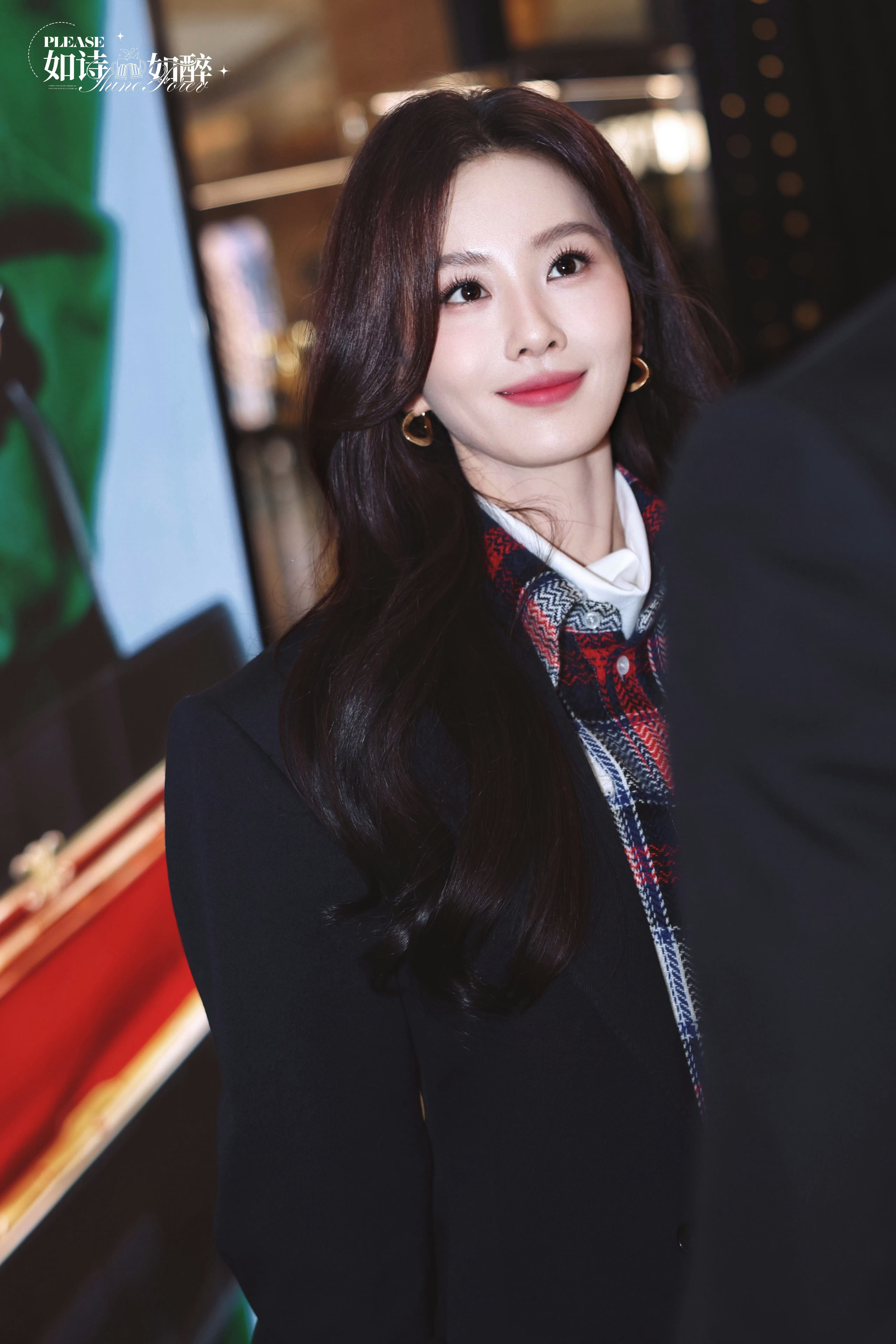 刘诗诗celine全球品牌大使﻿感觉把“贵气”写进了骨相里确实是好看这套衣服