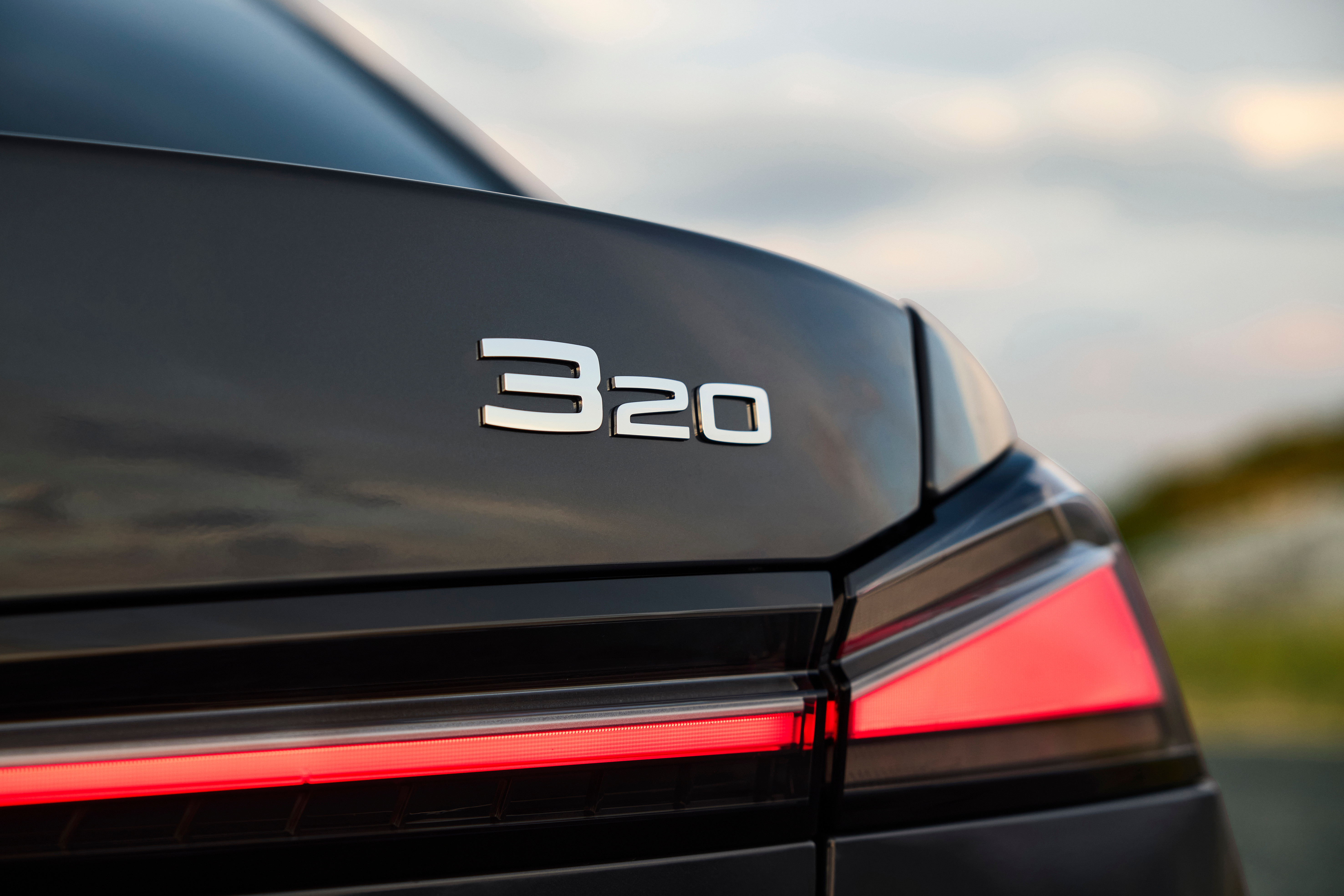 BMW320这颜值可以啊，喜欢宝马的可以考虑咯！#我与汽车的日常#​