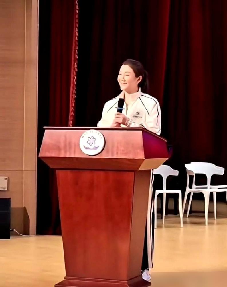 最扎我心的一句话，是陈梦站在国科大讲台上说的：“全力以赴过的我们，都是冠军。”