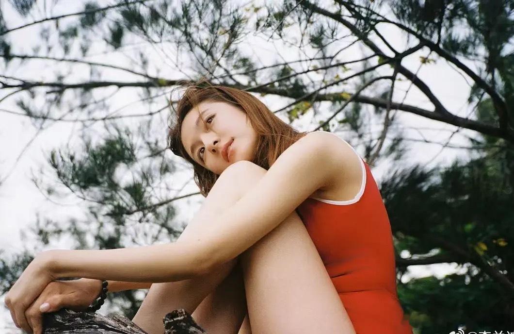 李兰迪真的好好塑一下型吧，比例挺好的