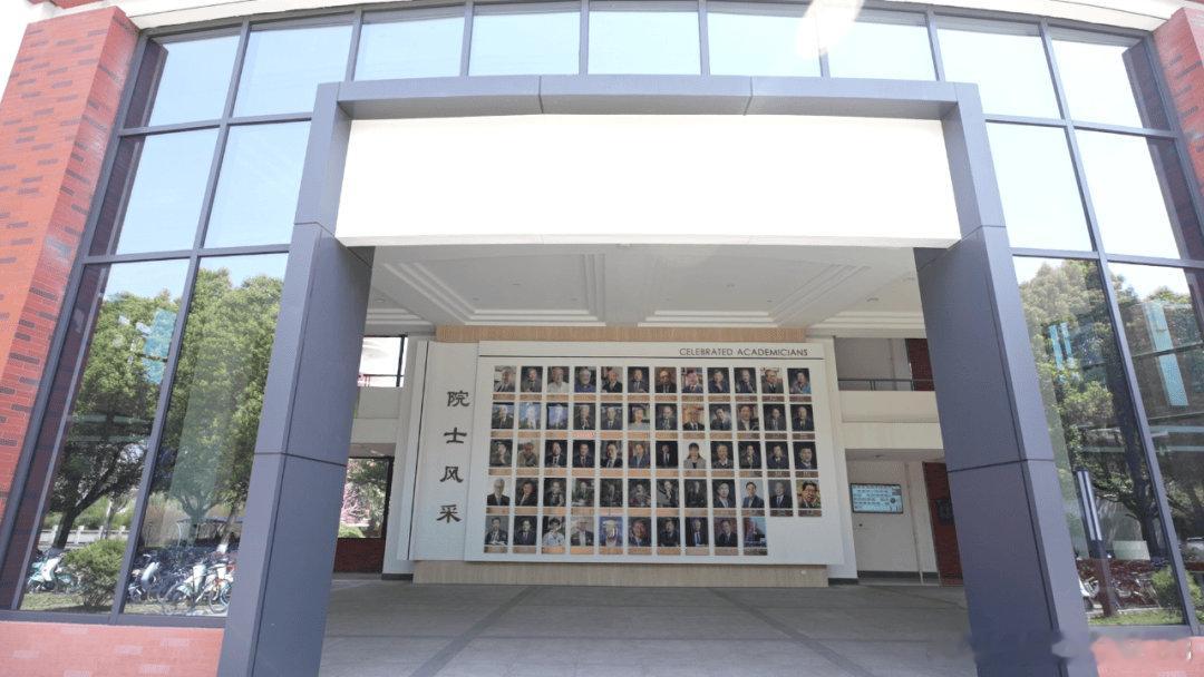 院士增选结果公布后，上海交大“院士墙”不够用了？正优化升级------日前，上海