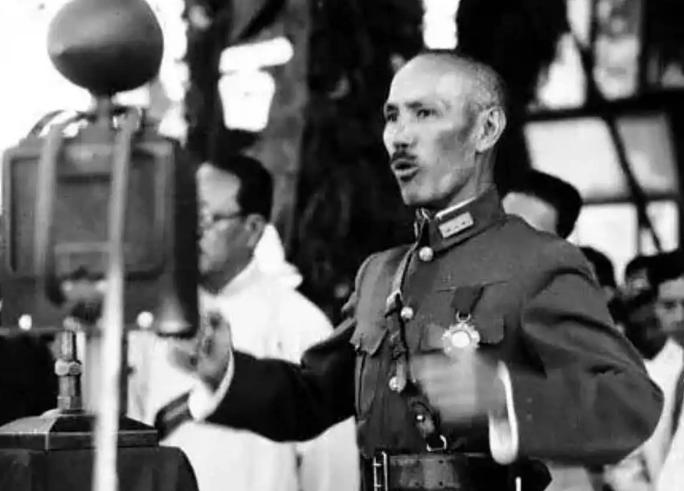 蒋介石晚年曾言：“我之所以会失去江山，罪魁祸首只有一个人。”这人是谁，为什么蒋介