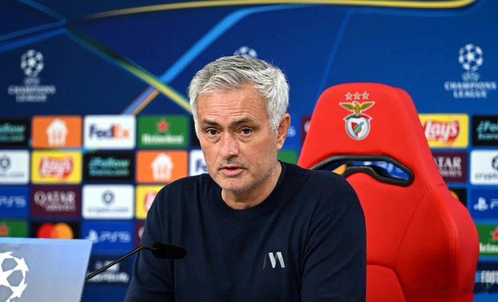 据英国媒体《太阳报》报道，在维尼修斯疑似遭遇种族歧视风波之后，穆里尼奥重回伯纳乌