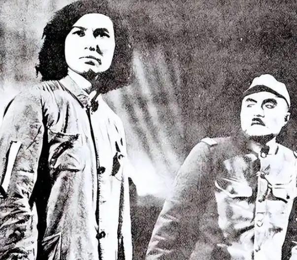1936年，日军在赵一曼的伤口上撒盐，用鞭杆一点点往里戳，碰到骨头后再不停搅动，