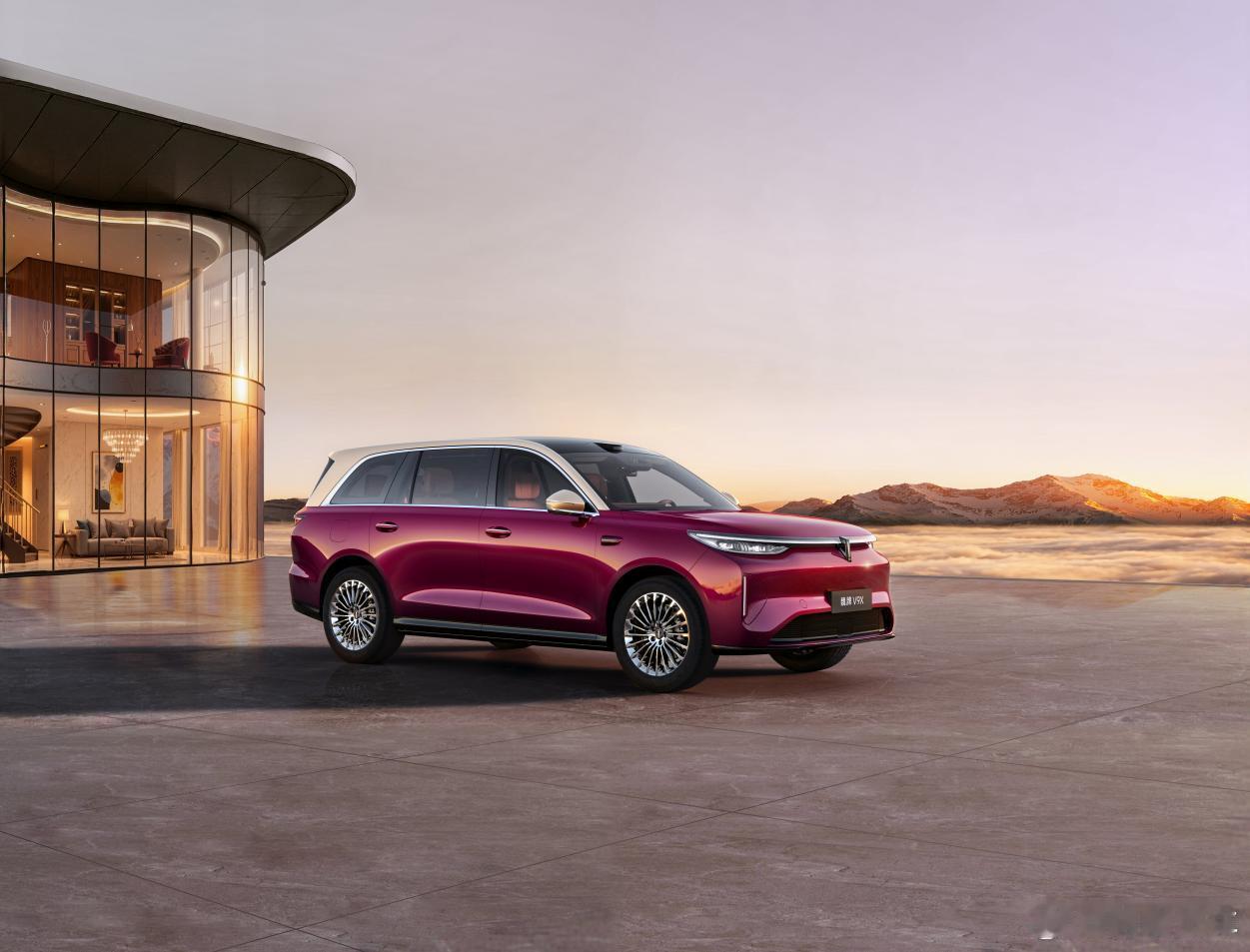 魏牌官方发布的海报挺有意思，直接说出了很多增程车的痛点，满电时动力很猛，馈电时超