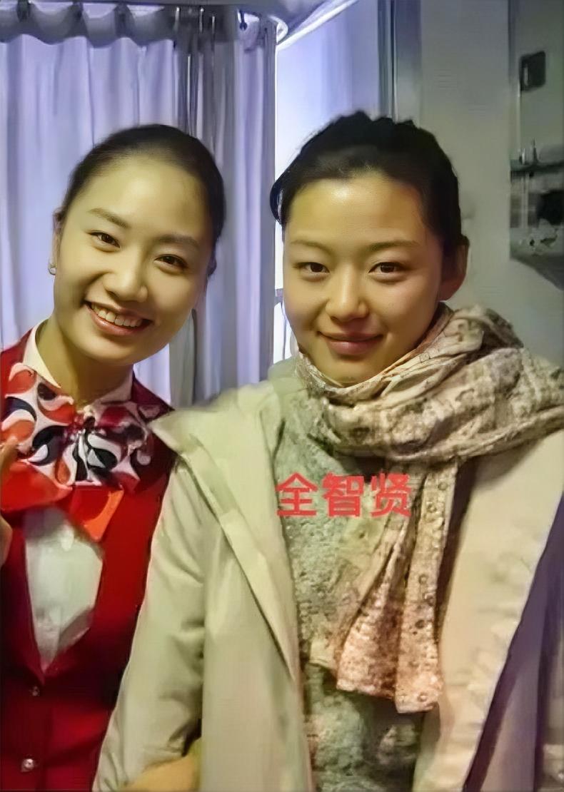明明长的就很普通，不知道怎么被吹捧成韩国神颜的。全智贤以前就是一清秀带点土味