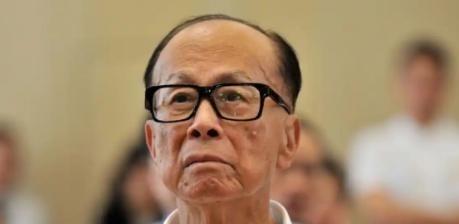 1996年，张子强绑架李嘉诚的儿子李泽钜，拿到了10亿的赎金，接着张子强的手下提
