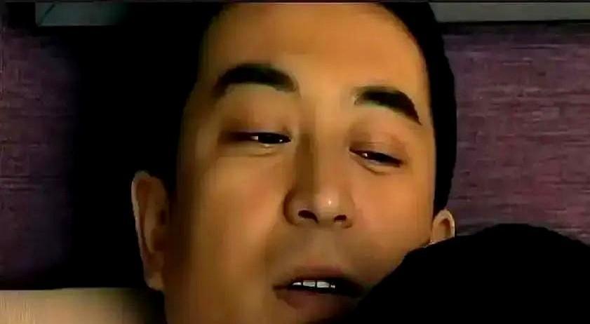 当年看《蜗居》，恨不得冲进电视里给海藻两巴掌。现在再刷到片段，满屏弹幕飘过一句话