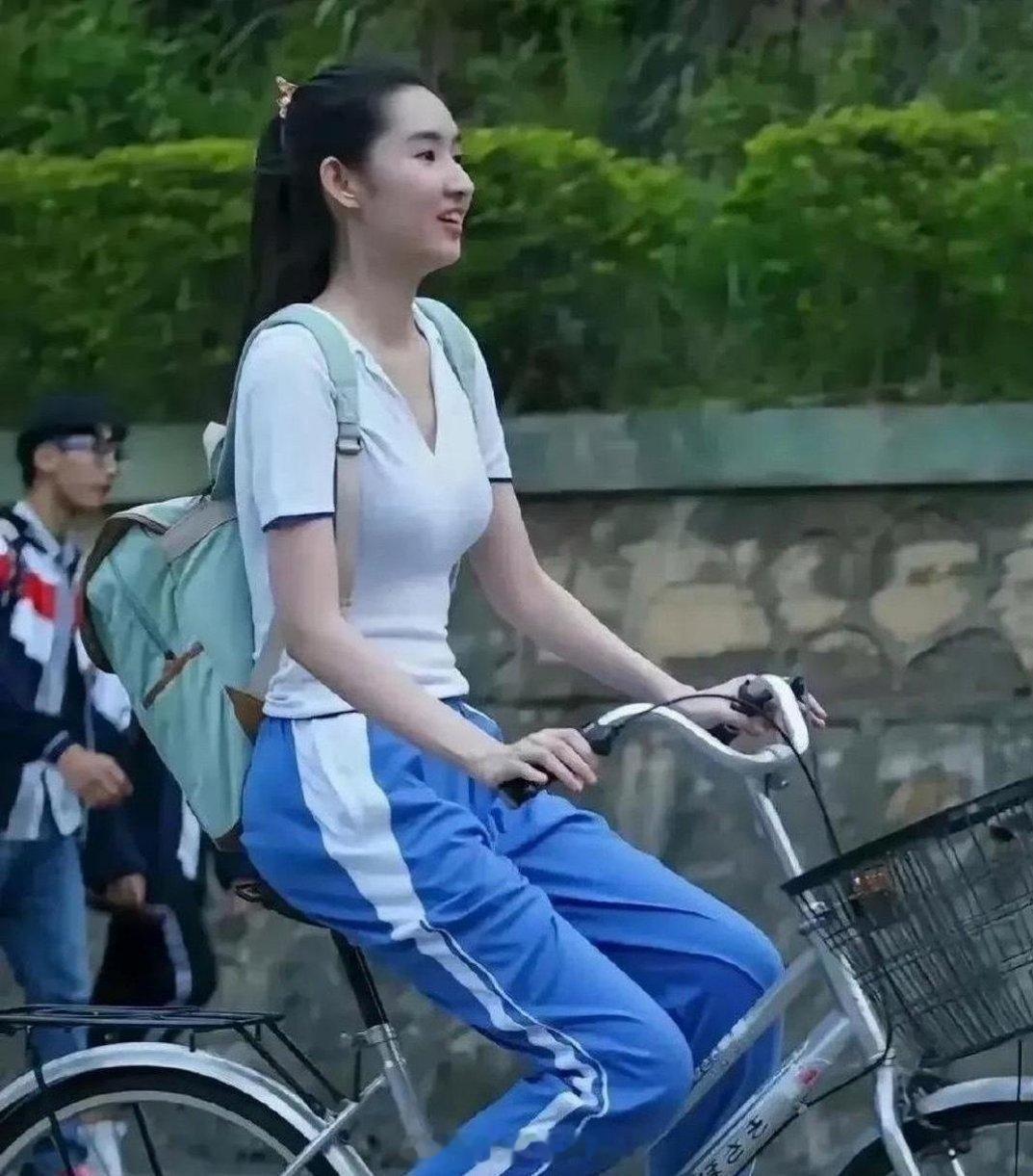 导演到底是咋做到脸不红的呀？