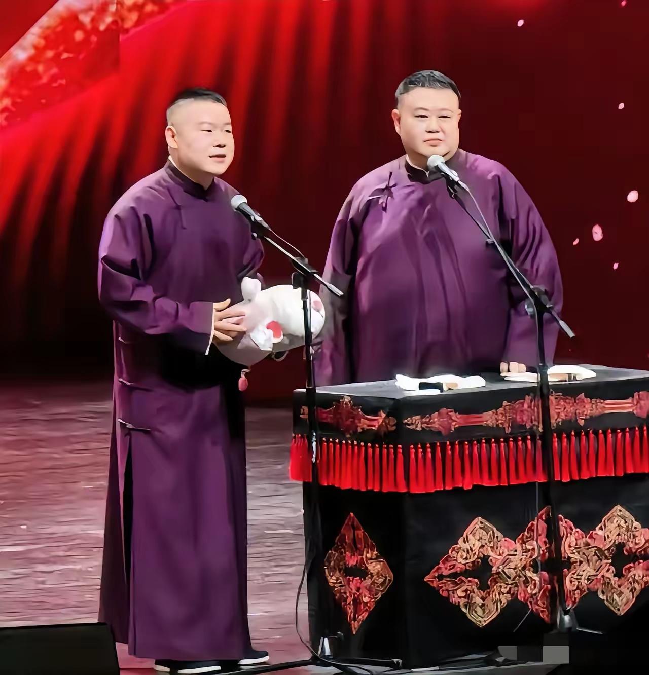 后郭德纲时代，徒弟们表现参差不齐！郭德纲，因为演出改歌被罚。商演暂停之后，德云