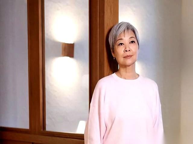 71岁，亲闺女结婚，当妈的不去。对外说身体不好，怕折腾。其实呢？她就撂下一句