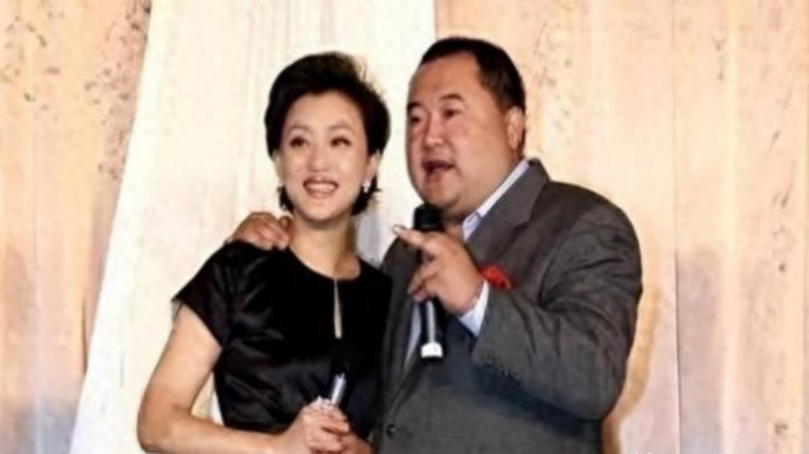 1994年，富豪吴征斥资500万买下一艘游艇，把有夫之妇杨澜邀到游艇大胆表白，杨
