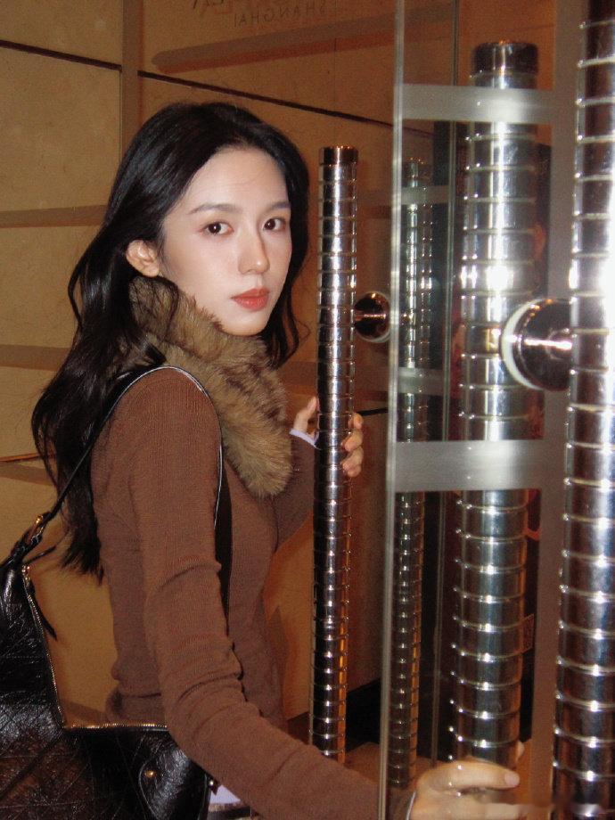 周也这组完全是我千禧年的潮妈咪