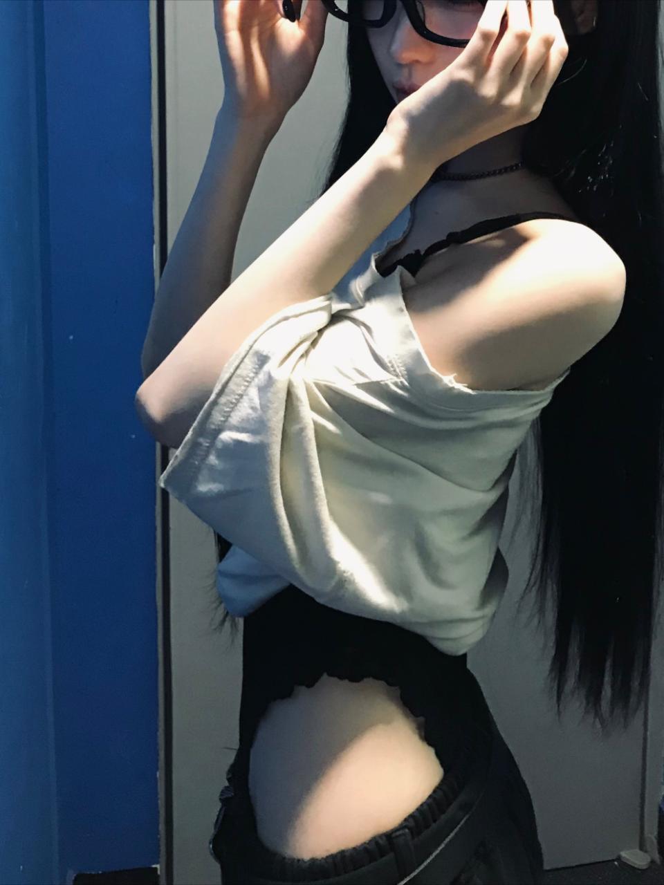？这是正常人能发出来的吗马萨没事吧好恶心啊这给未成年的小朋友看真的好吗
