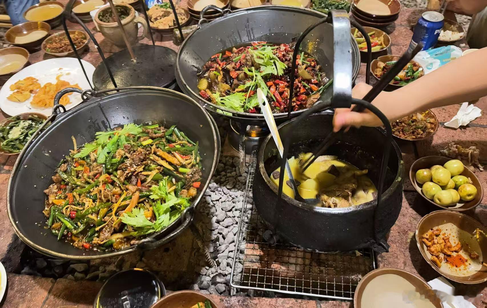 四川小县城达州宣汉县在达州提到吃，很难绕过宣汉。宣汉地处大巴山南麓，素有“巴人