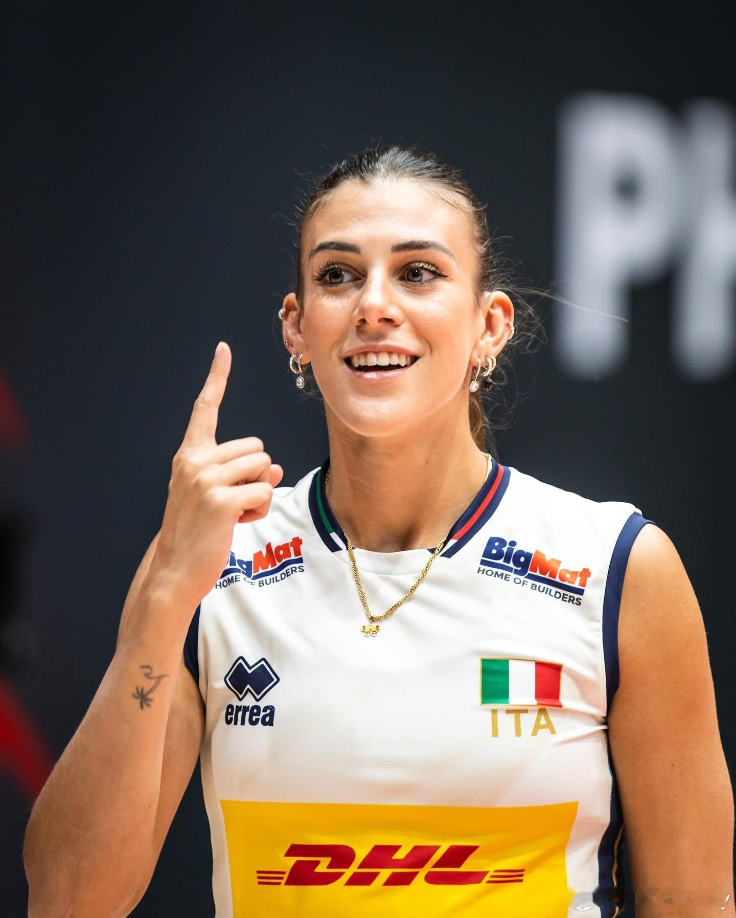 关于越来越多意大利球员登陆土耳其女排联赛的现象，奥罗表示："排球运动在土耳其逐年