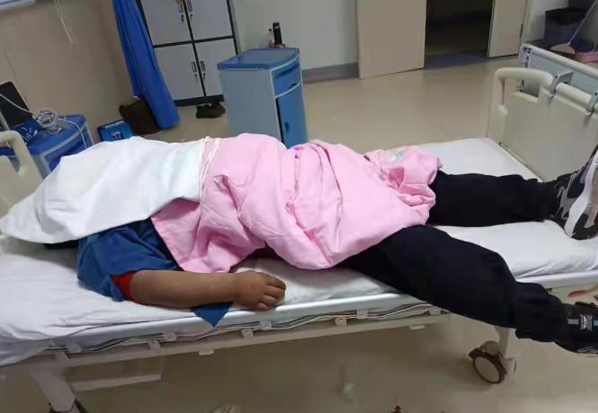太吓人了！陕西榆林，41岁男子有些咳嗽，谁知入院后，病情不仅没好转，反而急转直下