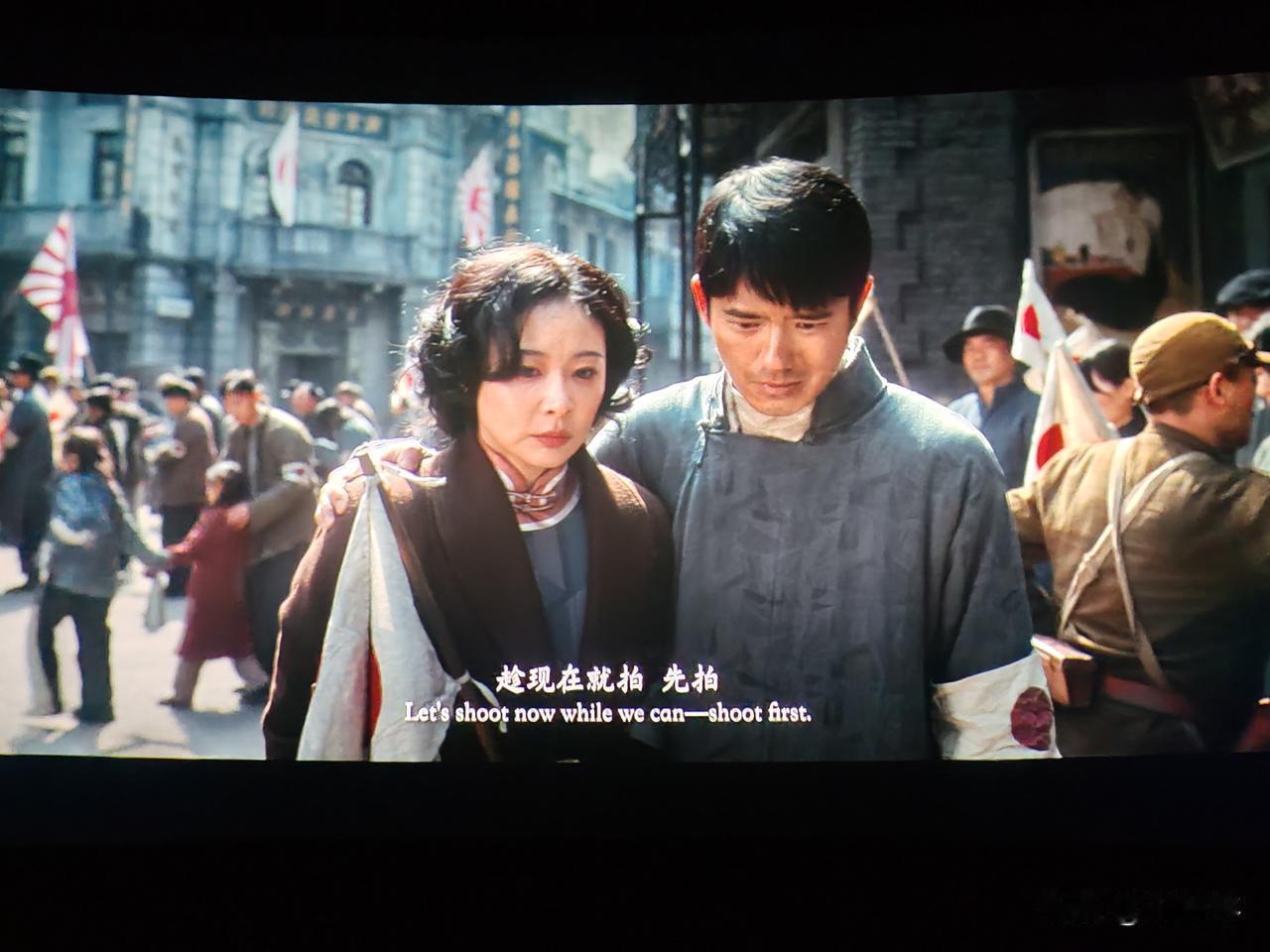 泪流满面！我是看完《731》后，再去影院观看《南京照相馆》的，全程无人离