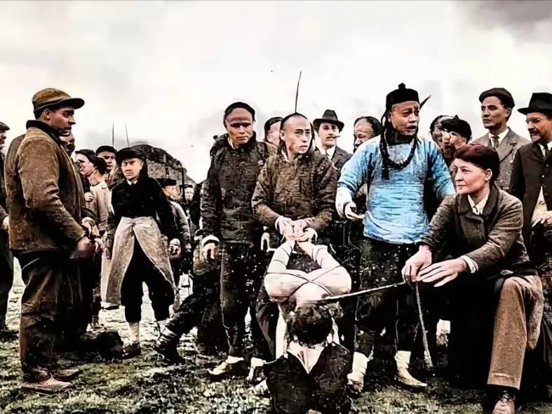 左宗棠把宁夏匪首马化龙一家三百多口全宰了，这事在当年西北地界炸了锅 谁都
