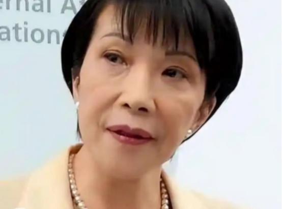 一个在日本的华人说了一句意味深长的话，他的大概意思是，如今中国如果和日本开战，或