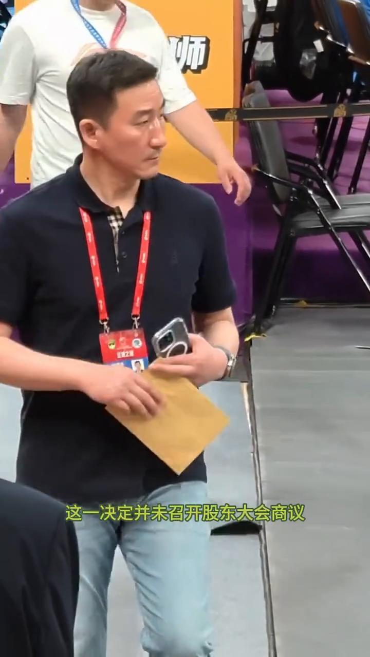 CBA突然增设第五节，引起篮坛一片哗然，舆论普遍看衰。更让俱乐部震动的是这一决定