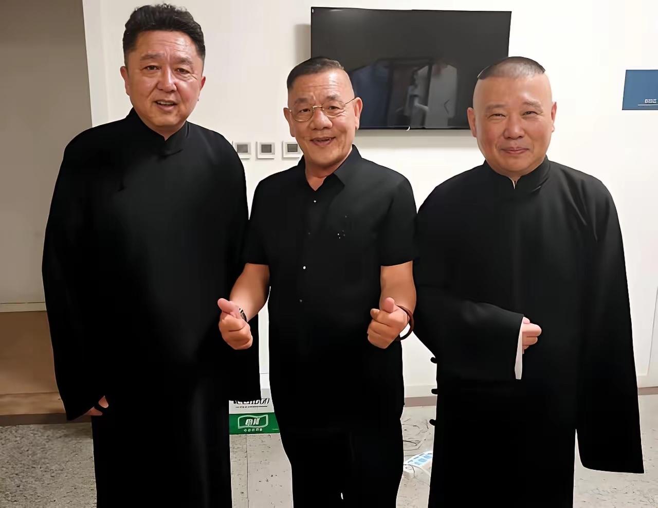 【郭德纲善待杨进明的深层原因是什么呢？】郭德纲对年长二十二岁的同门杨进明格外优