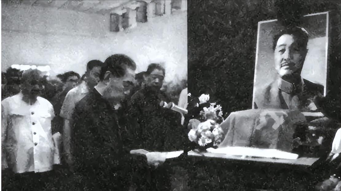 1969年贺龙元帅含冤离世，真凶抓到后，周总理却说“算了吧”，这个人究竟是谁？周