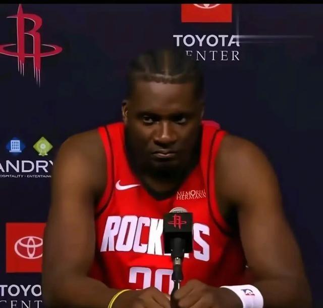 卡佩拉怎么了：是状态不好，还是乌度卡不会用？上赛季卡佩拉在老鹰还是场均20多分钟