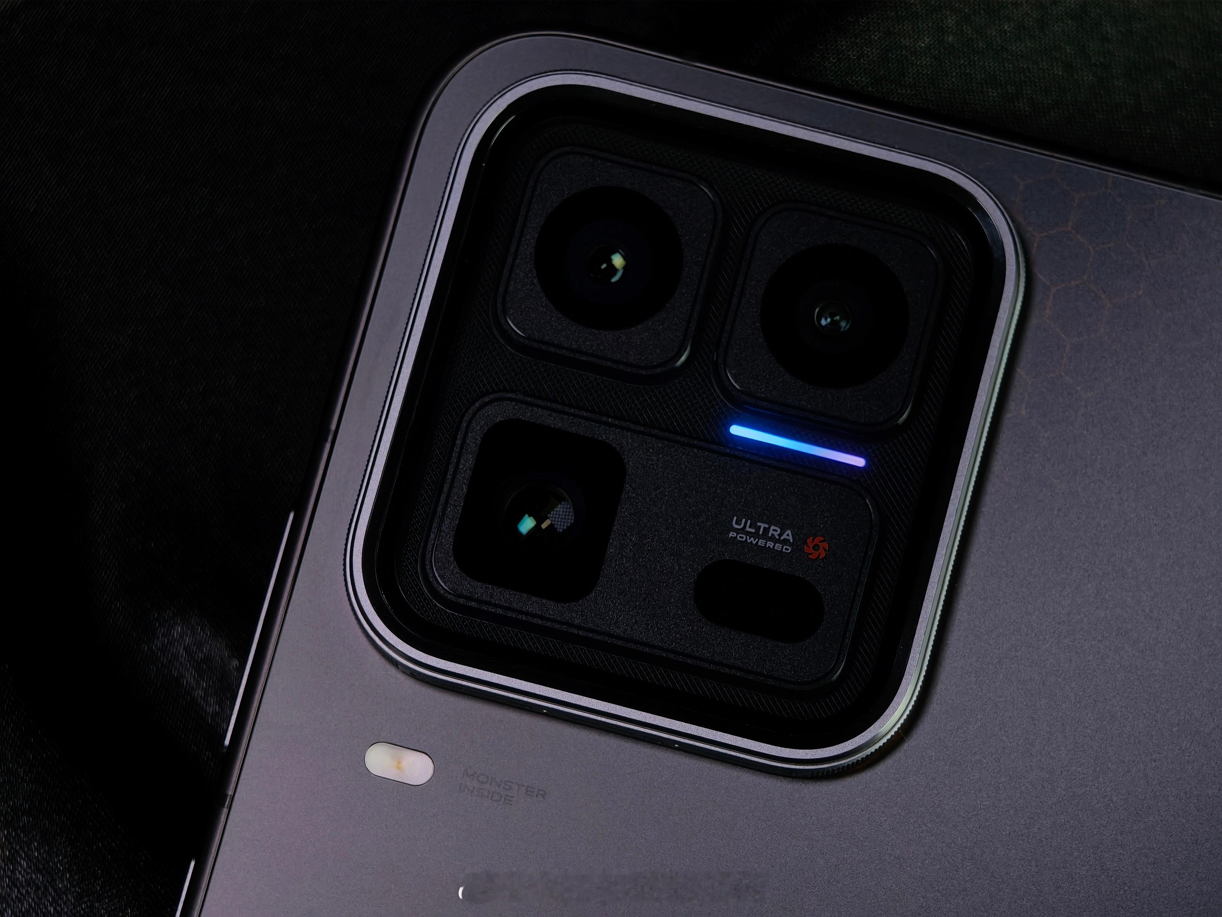 iqooiQOO15UltraiQOO15Ultra极致玩家的热爱到手第一时