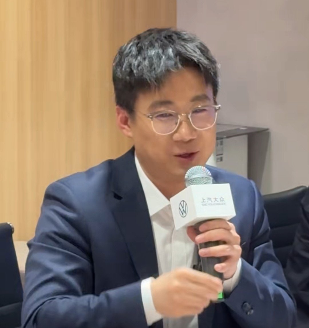 大众高管回应李想代际差言论理想代表“用户需求驱动快速迭代”的互联网思维，大众坚守