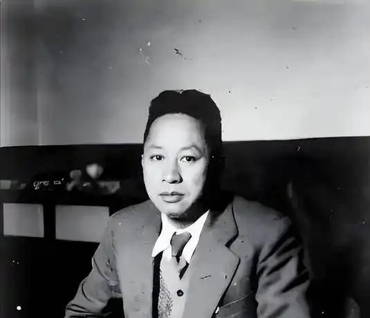 当年叶挺坠机真的太痛惜了，叶挺一家人包括妻子，两个子女全部与遇难，还有王若飞，博
