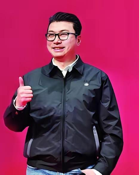 谁能想到，不抽烟不喝酒、话少到“木讷”的顺丰老板王卫，早年还当过清洁工？可就