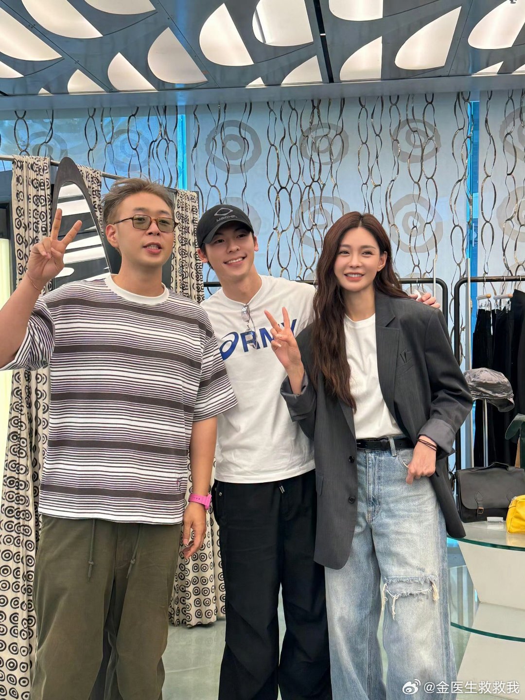 沈梦辰发了和许光汉杜海涛合照！！中餐厅好朋友们又见面啦​​​