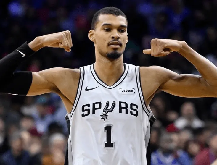 03月05日，美媒LegionHoops发文感叹，圣安东尼奥马刺队球员维克托-