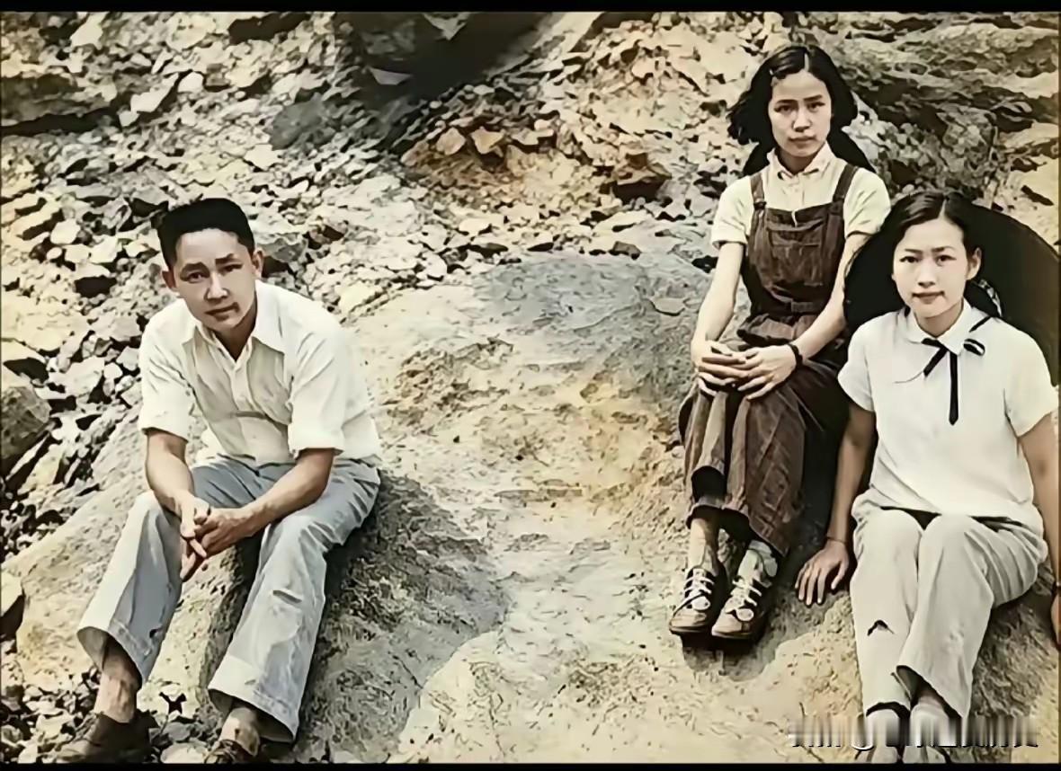 1935年的北平香山，山石嶙峋，山野寂静，这张珍贵的彩色修复老照片，定格下林徽因