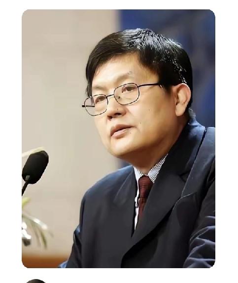 冯玮教授争议言论：称赴日留学为“爱国”，遭复旦大学停课咱衍国家相关