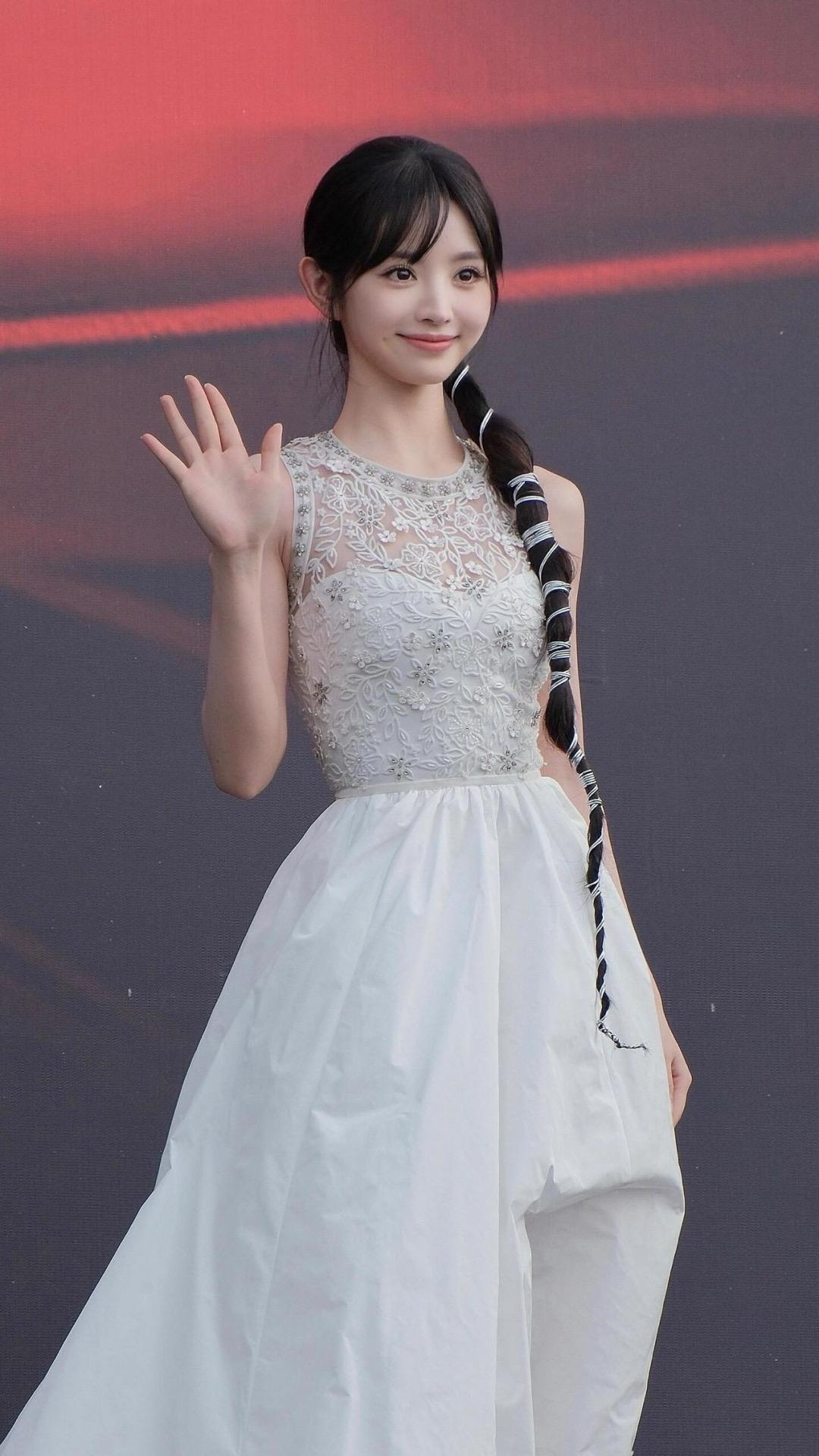 田曦薇 甜美中的天花板