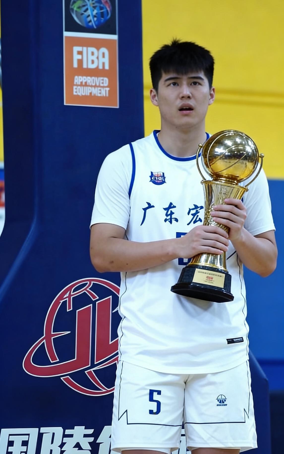 陈家政终于夺冠了，不再是亚军。U21全国冠军，这是陈家政成人后第一个全国冠军。在
