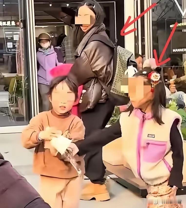 果然事教人，一教就会！浙江女孩被打翻水后续来了，肇事母女已道歉！她们不是知道自己