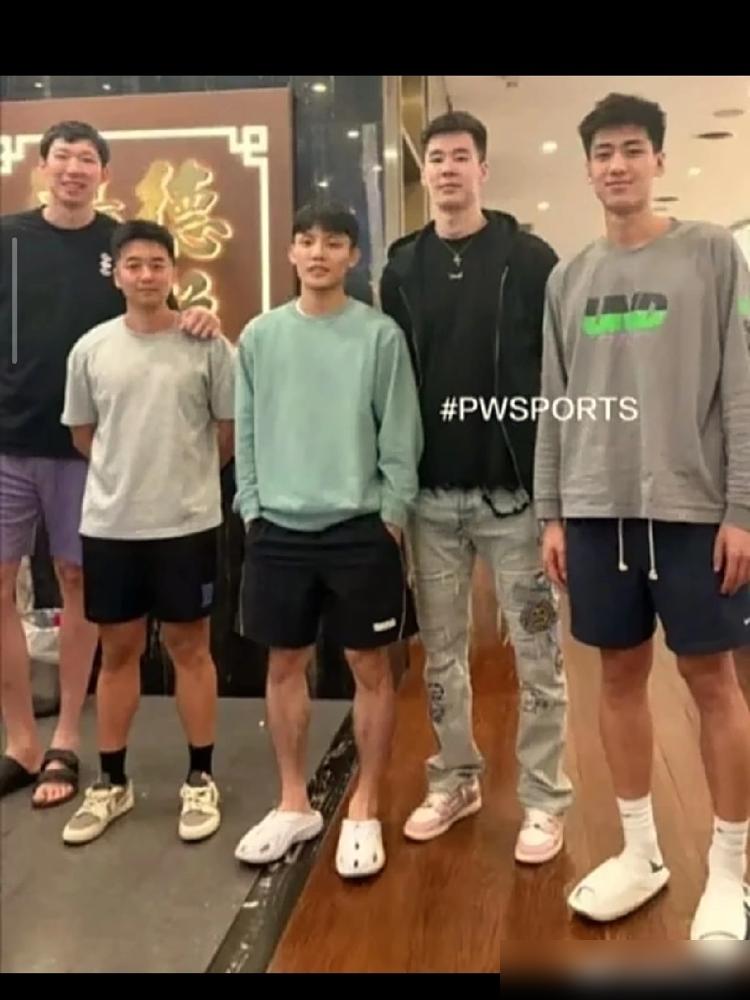 CBA本土得分王，郭昊文。官宣加盟NBA国王队。听上去，光宗耀祖。合同