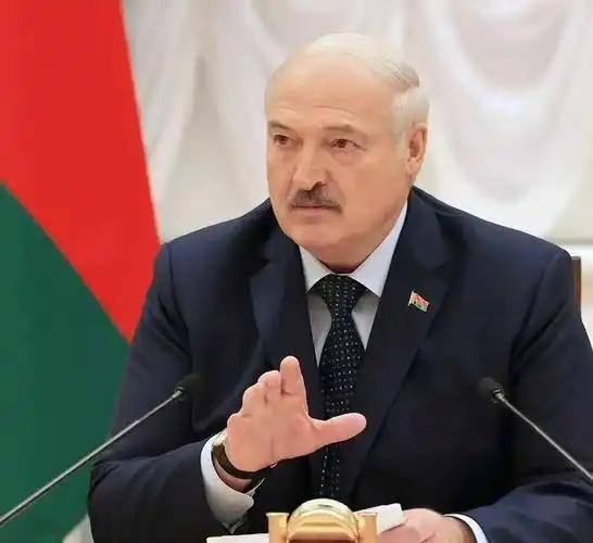 白俄罗斯的总统卢卡申科对欧洲记者说，“美国之所以不敢与中国宣战，那是因为美国已经