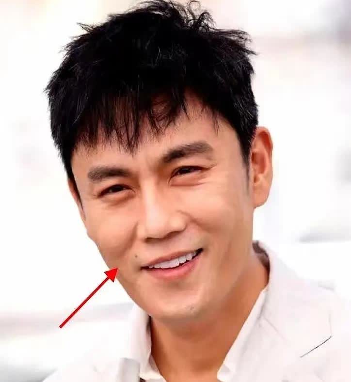 我有一种强烈的预感秦昊永远不会跟伊能静离婚的不是因为伊能静给他生了一个孩