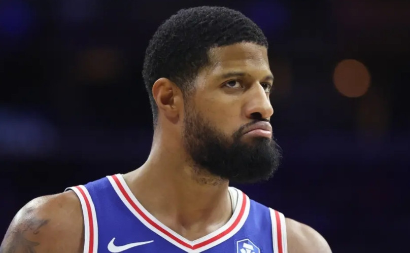 保罗乔治和詹姆斯本赛季薪水都超过5000万美元，但数据相差太大了！1、保罗乔