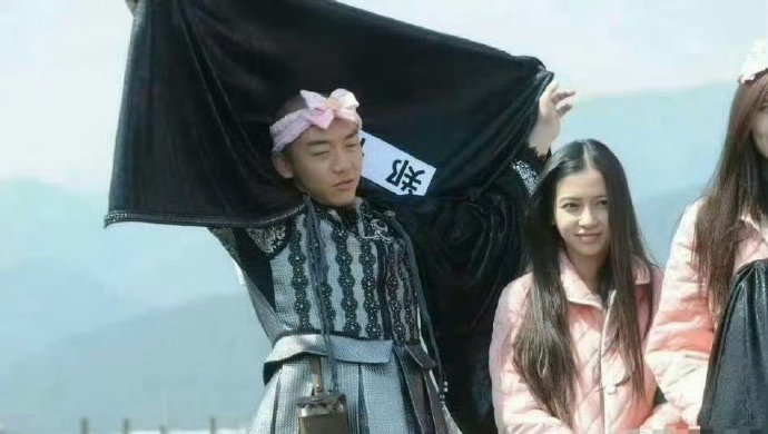 以前的跑男才是真正的素颜吧，现在基本没人敢这么玩了！​​​