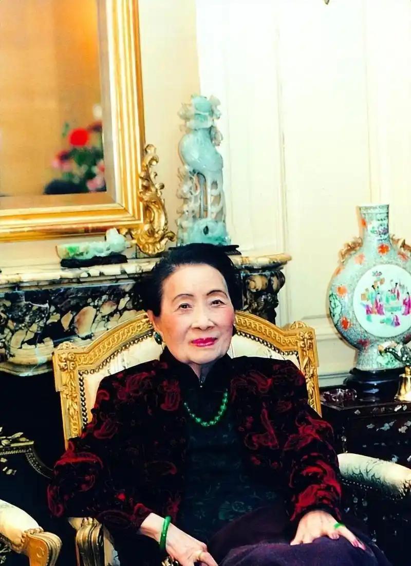 为什么说从宋美龄早餐上加的一勺鲜奶，就能看出民国四大家族的吃相有多难看？要知