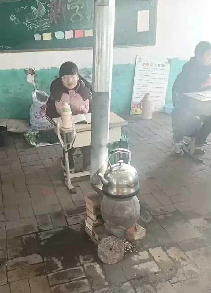 据说这是吉林某乡村小学，你敢信不​​​